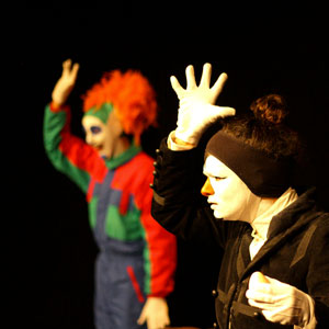 Compagnie Drôles de Zoiseaux - spectacle Le Moule de la Poule c'est l'œuf
